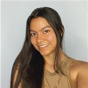 Asesora en áreas de redacción, y compresión, guía en el área de inglés